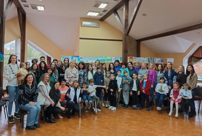 Підтримайте Програму добровільним внеском